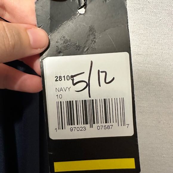 NWT La Femme Cap Sleeve Evening Gown - size 10 - Picture 7 of 8